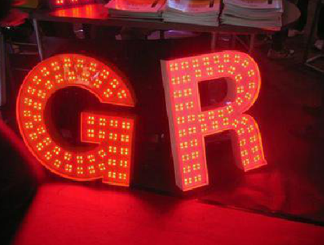 新邵LED发光字常见的安装误区。